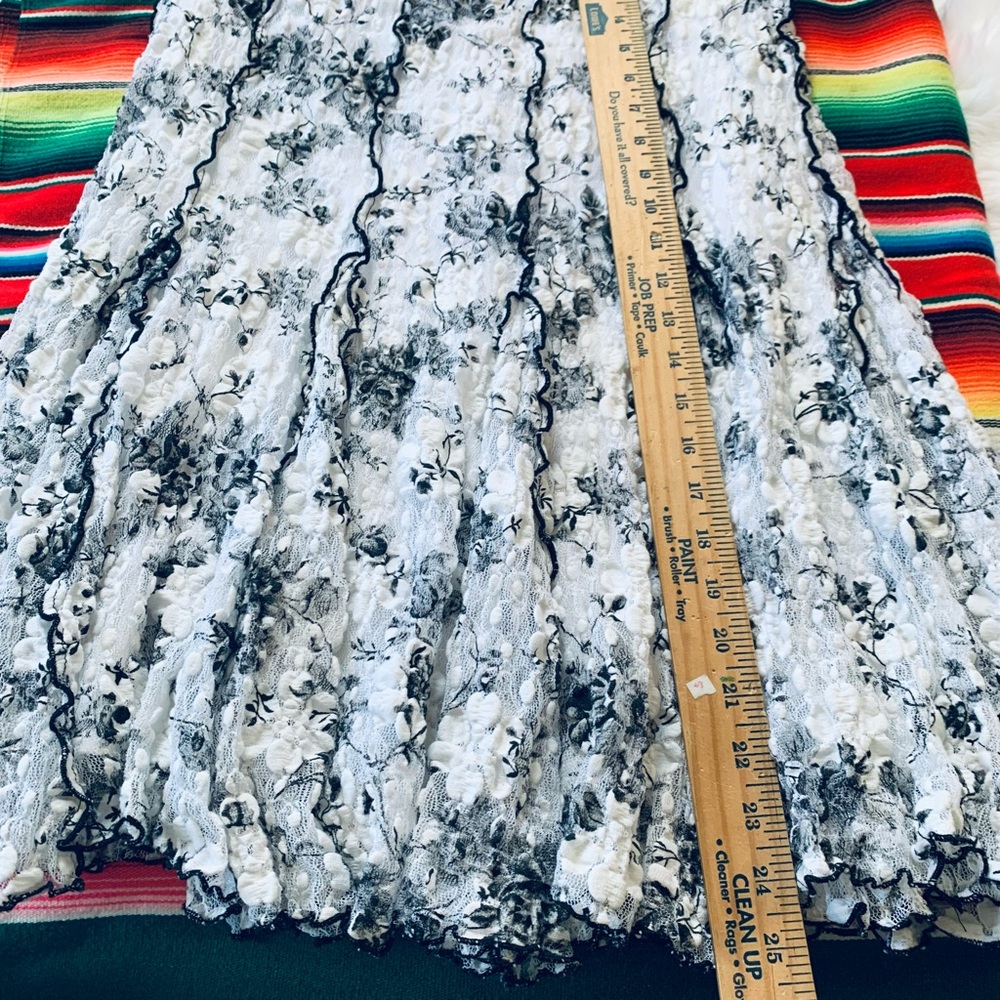 Joseph Ribkoff skirt - Picture 8 of 9